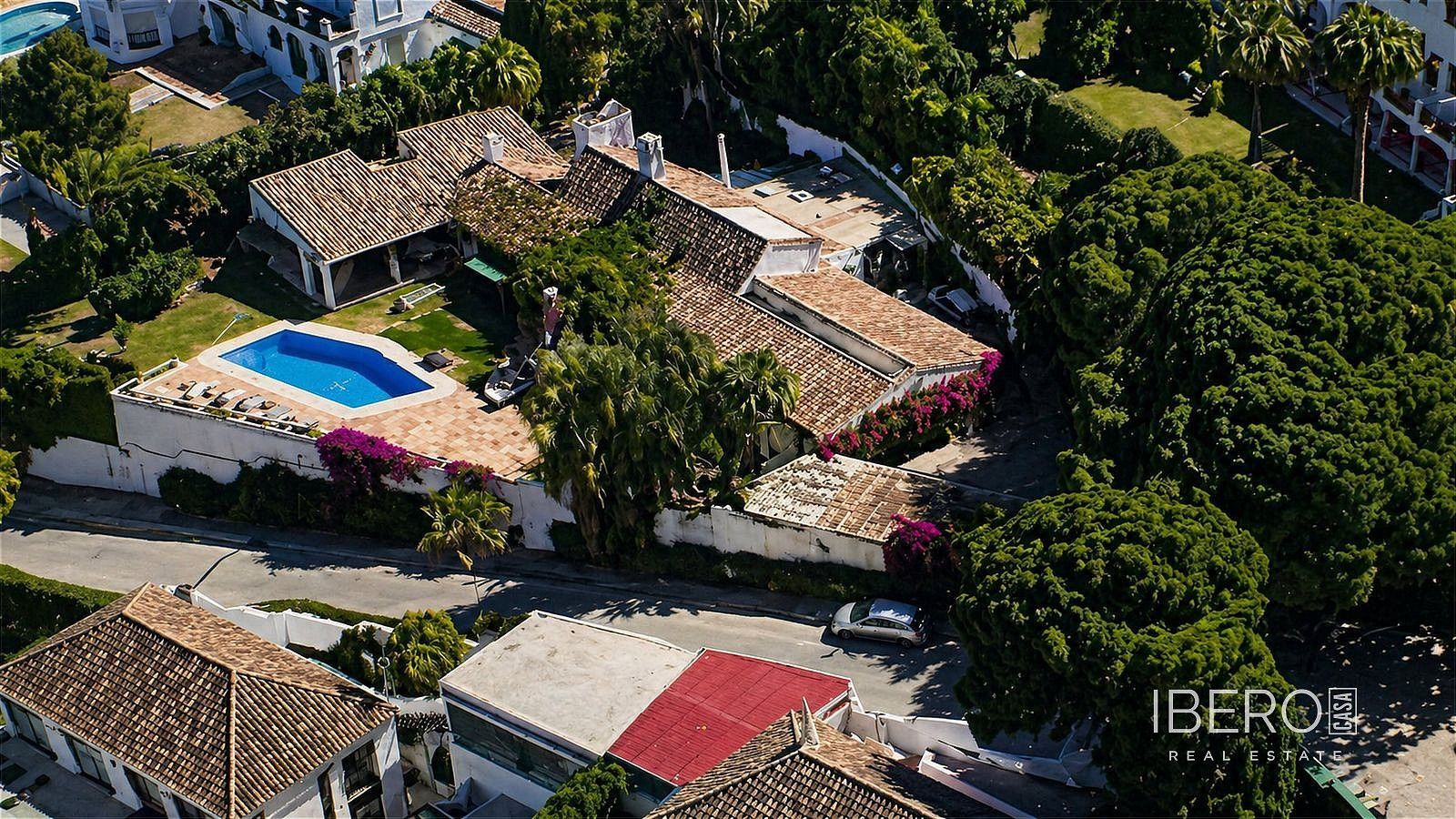 Prodej rodinný dům - Nueva Andalucía, ES, 646 m² - 2