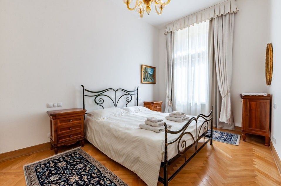 Byt 3+kk · 106 m² · Italská, Praha - 3