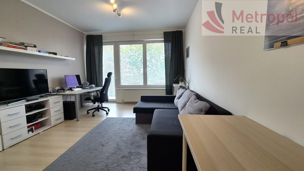 Pronájem byt 2+kk - Pod Vinicí 2842, Pardubice Zelené Předměstí, 52 m² - 5