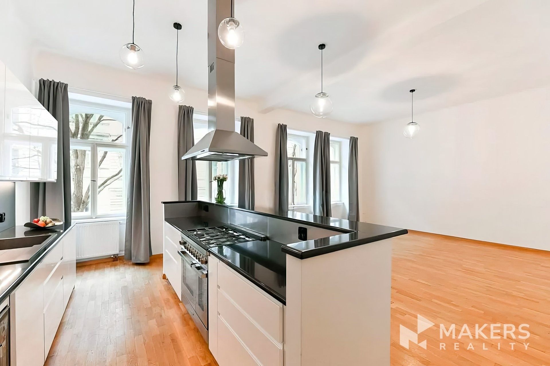 3+kk, Mánesova, Praha, 118 m²