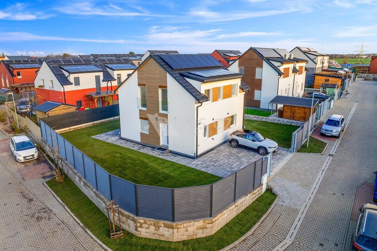 Rodinné domy, Zlonín, 123 m²