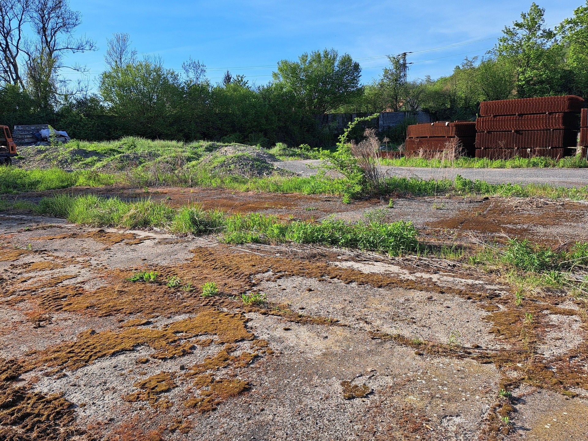 Pronájem komerční pozemek - Zákolany, 561 m²