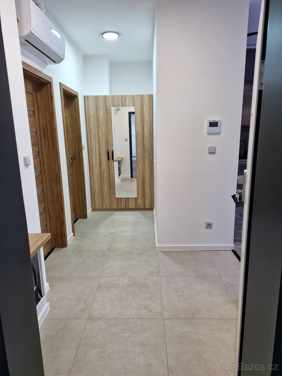 Pronájem byt - Znojmo, 669 02