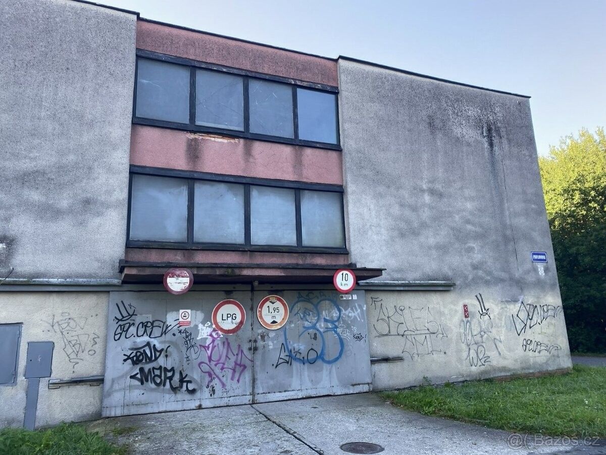 Garáže, Ostrava, 700 30 - 1