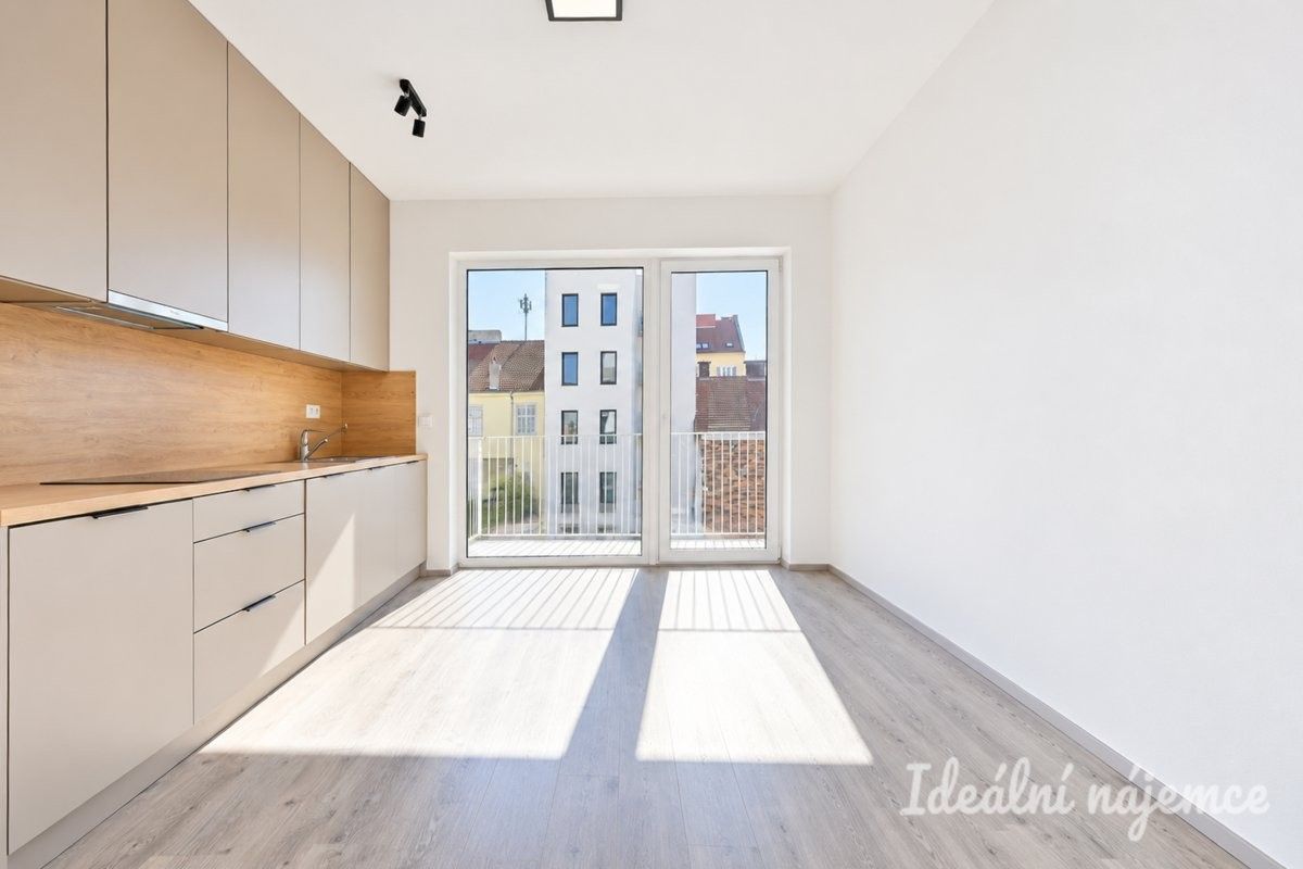 Pronájem byt 1+kk - Zderadova, Brno, 40 m² - 2