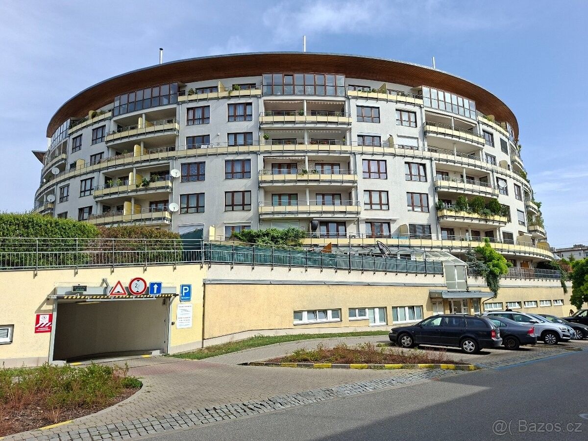 Garáže, Brno, 602 00