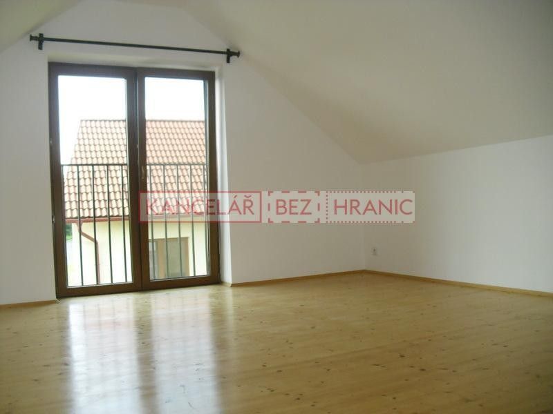 Pronájem byt - Hluk, 687 25