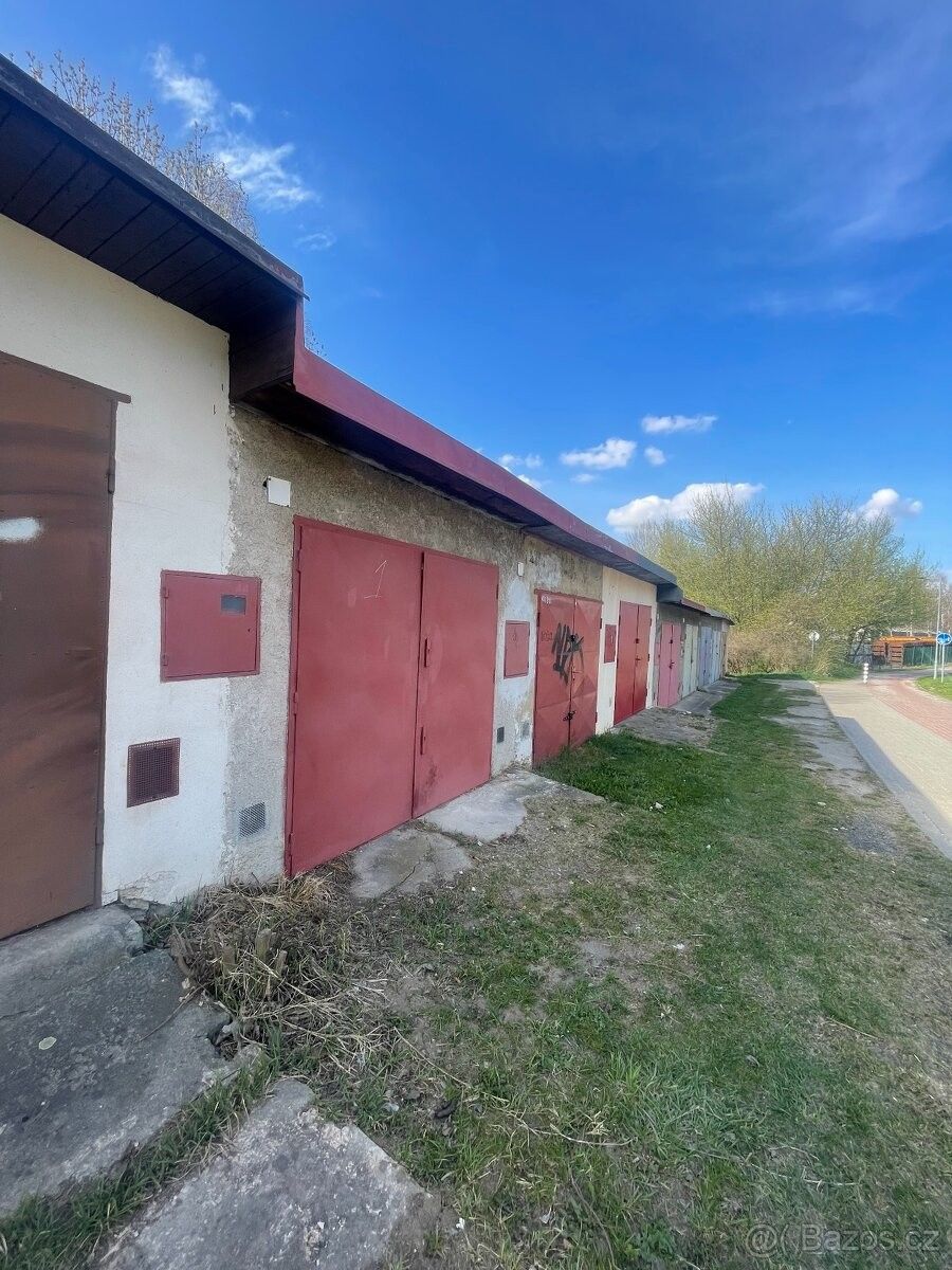 Garáže, Jihlava, 586 01