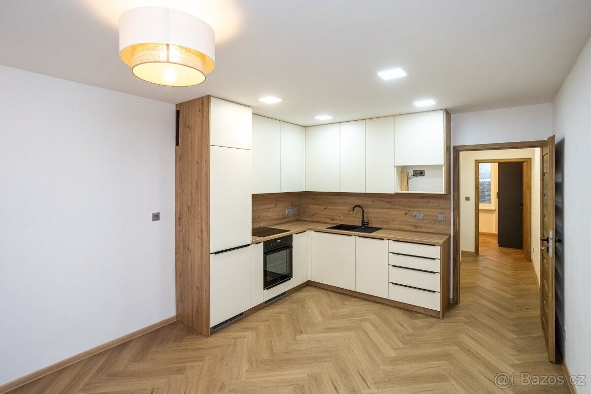 Pronájem byt - Žďár nad Sázavou, 591 01