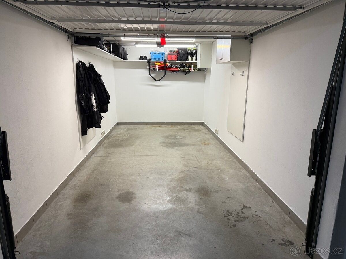 Garáže, Brno, 635 00