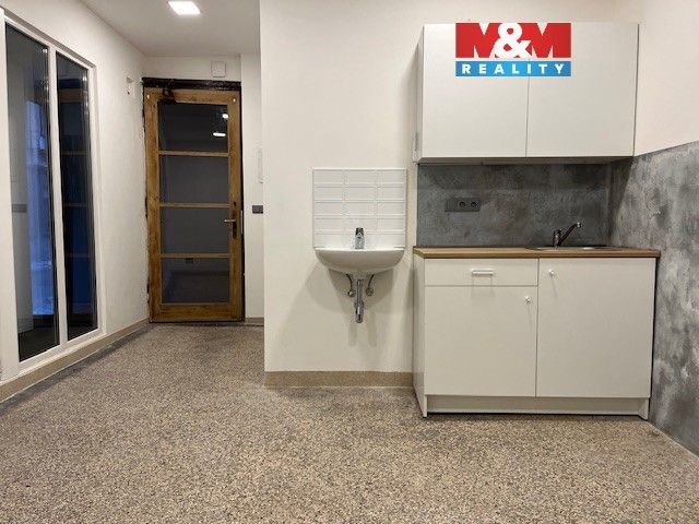 Kanceláře, Palackého, Lomnice nad Popelkou, 20 m²