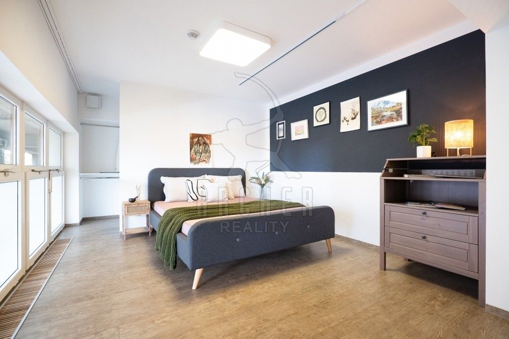 Prodej byt - Vřesová, Praha, 240 m²