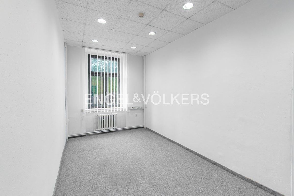 Pronájem kancelář - U Trojice, Praha, 15 m²