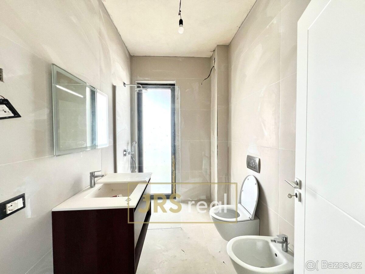 Rodinný dům · 987 66, Zahraničí - 3
