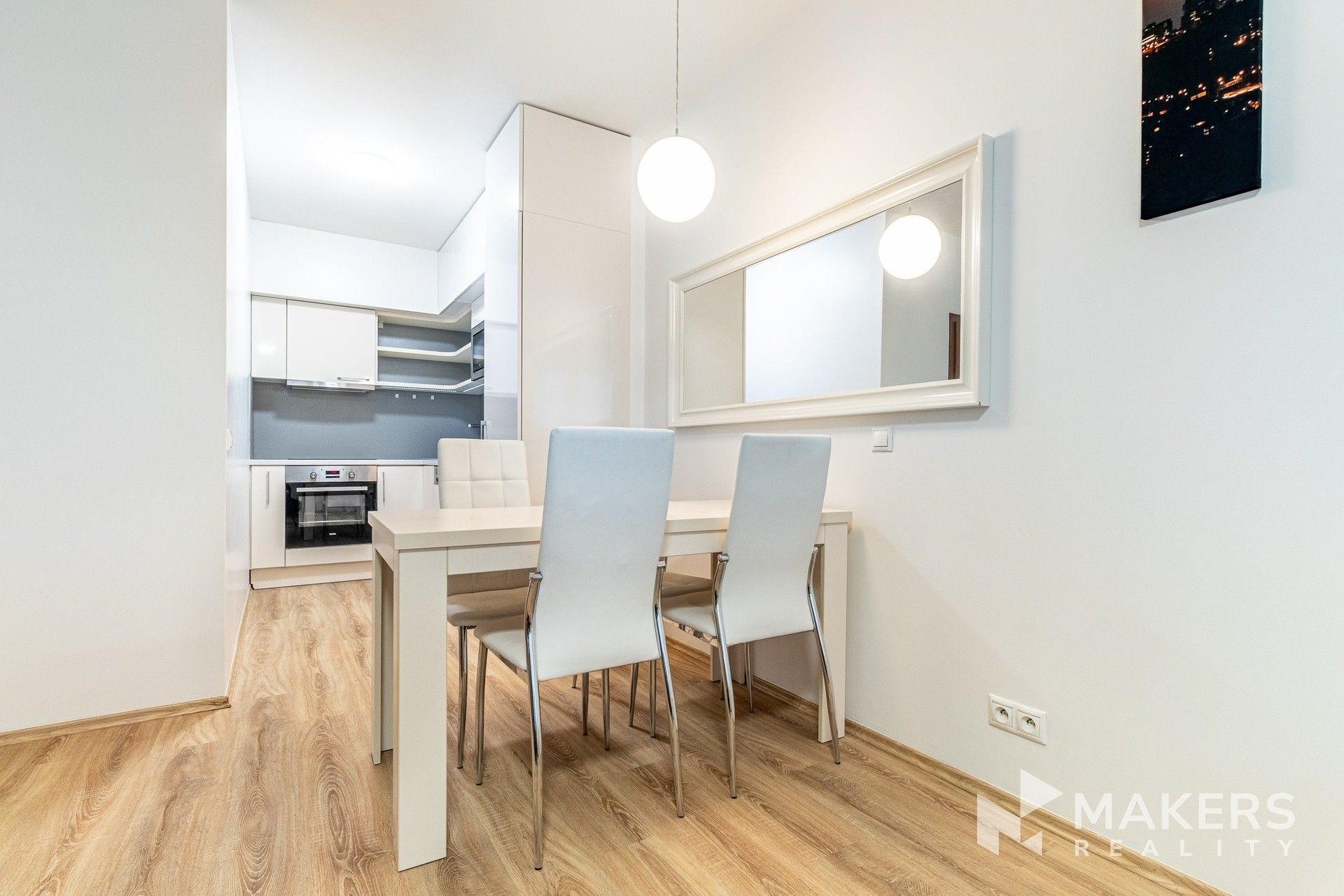 Pronájem byt 2+kk - Nárožní, Praha, 59 m²