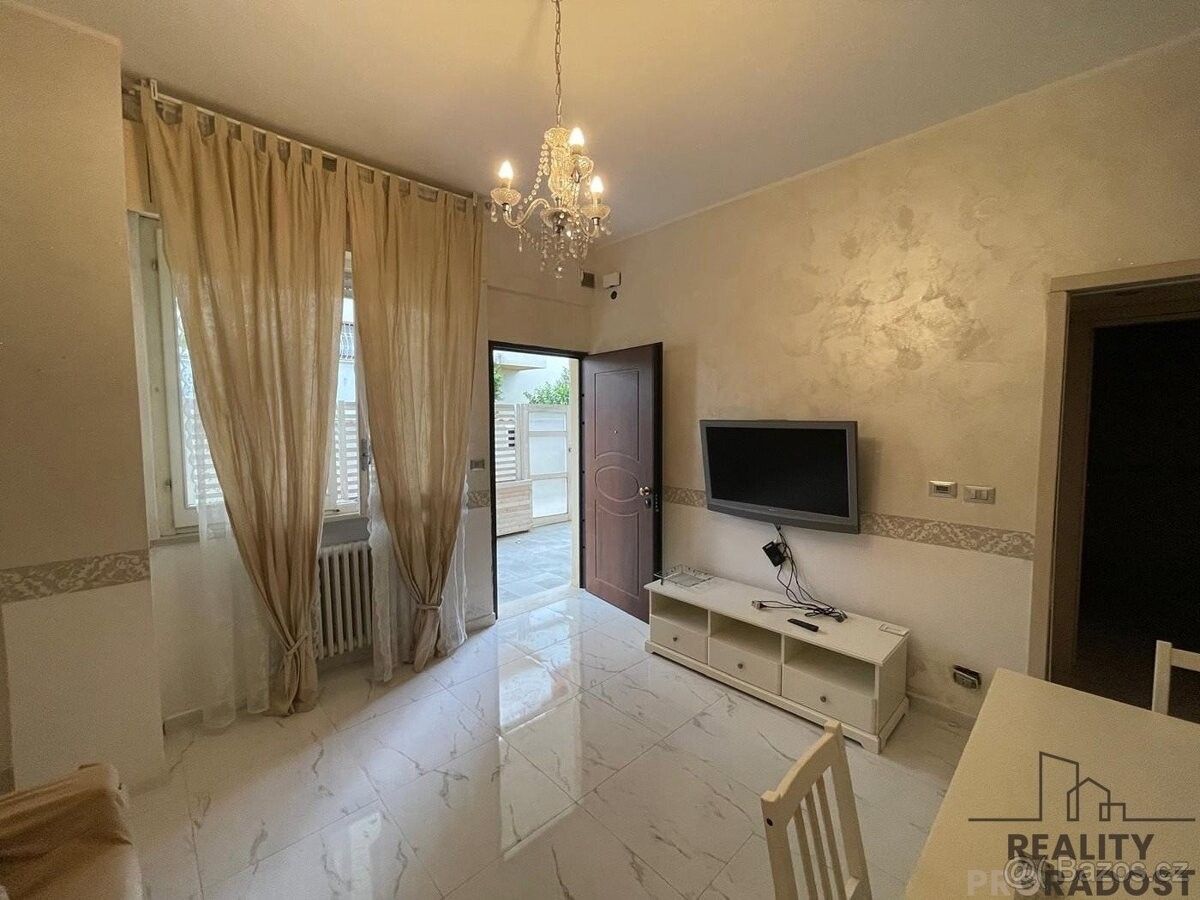 Byty, 987 66, Zahraničí