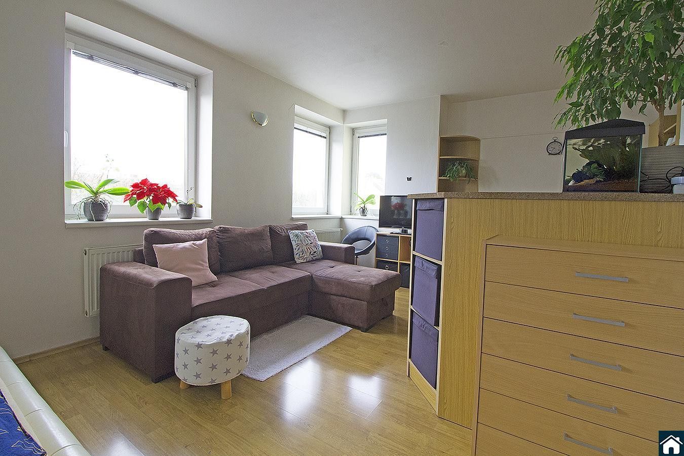 Pronájem byt 1+kk - Záběhlická, Praha, 33 m²