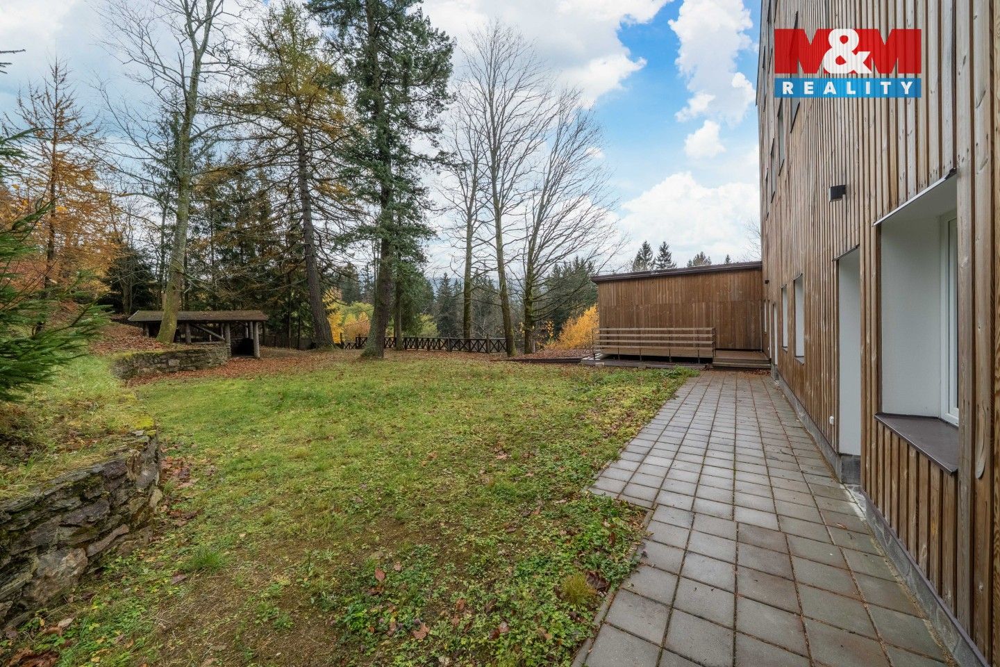 Prodej činžovní dům - Hamry, 683 m²