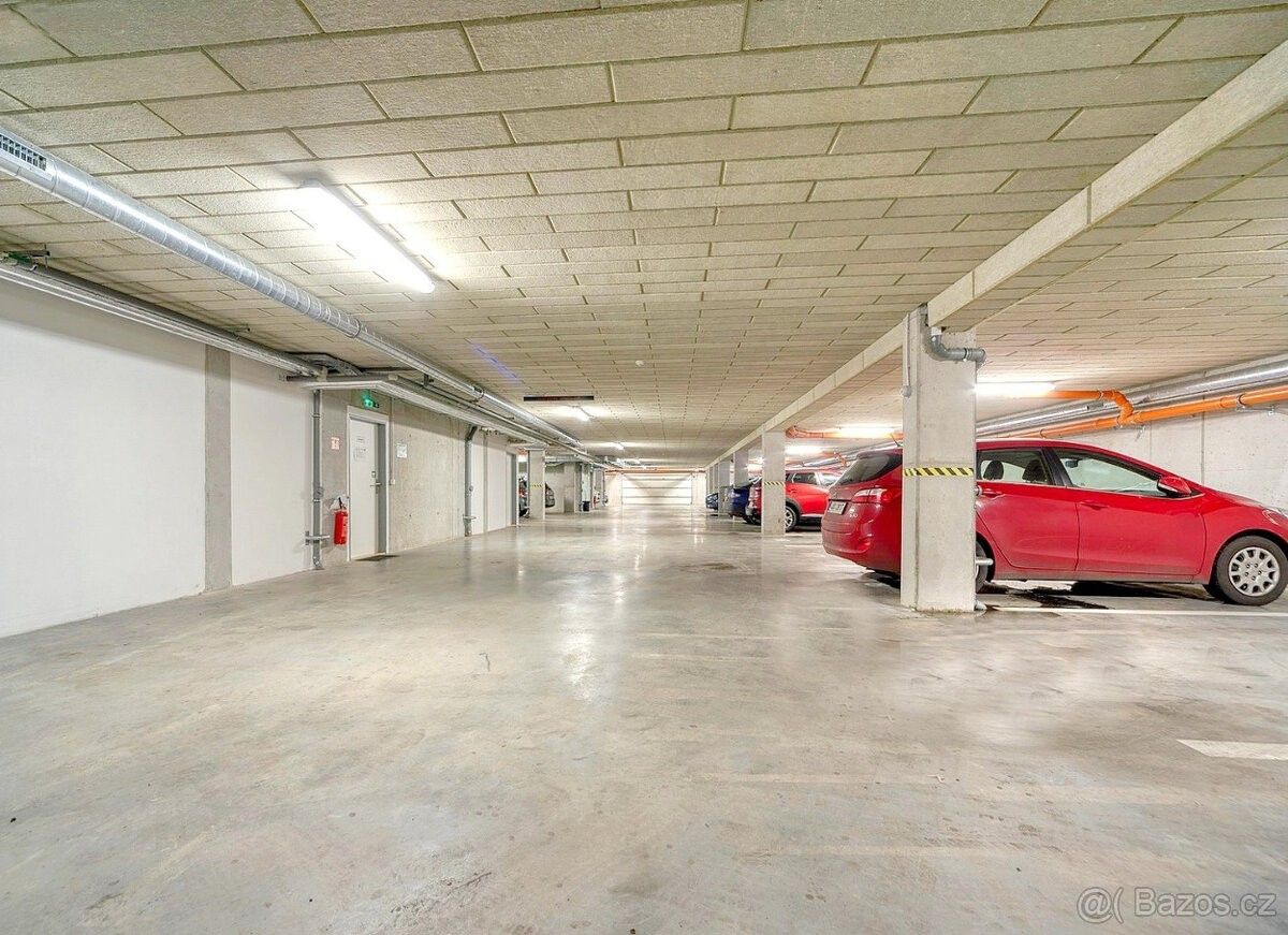 Garáže, Brno, 625 00 - 1
