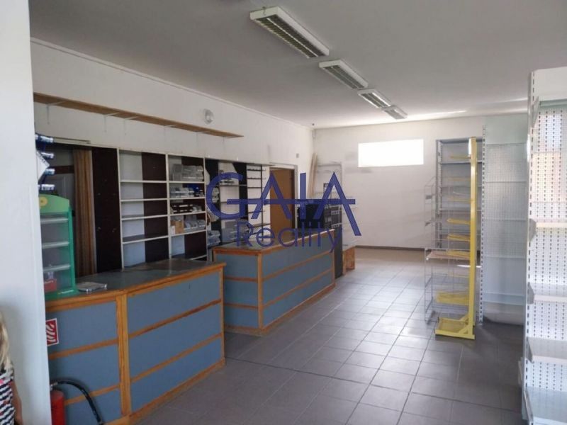 Pronájem obchodní prostory - Louka, 597 m²