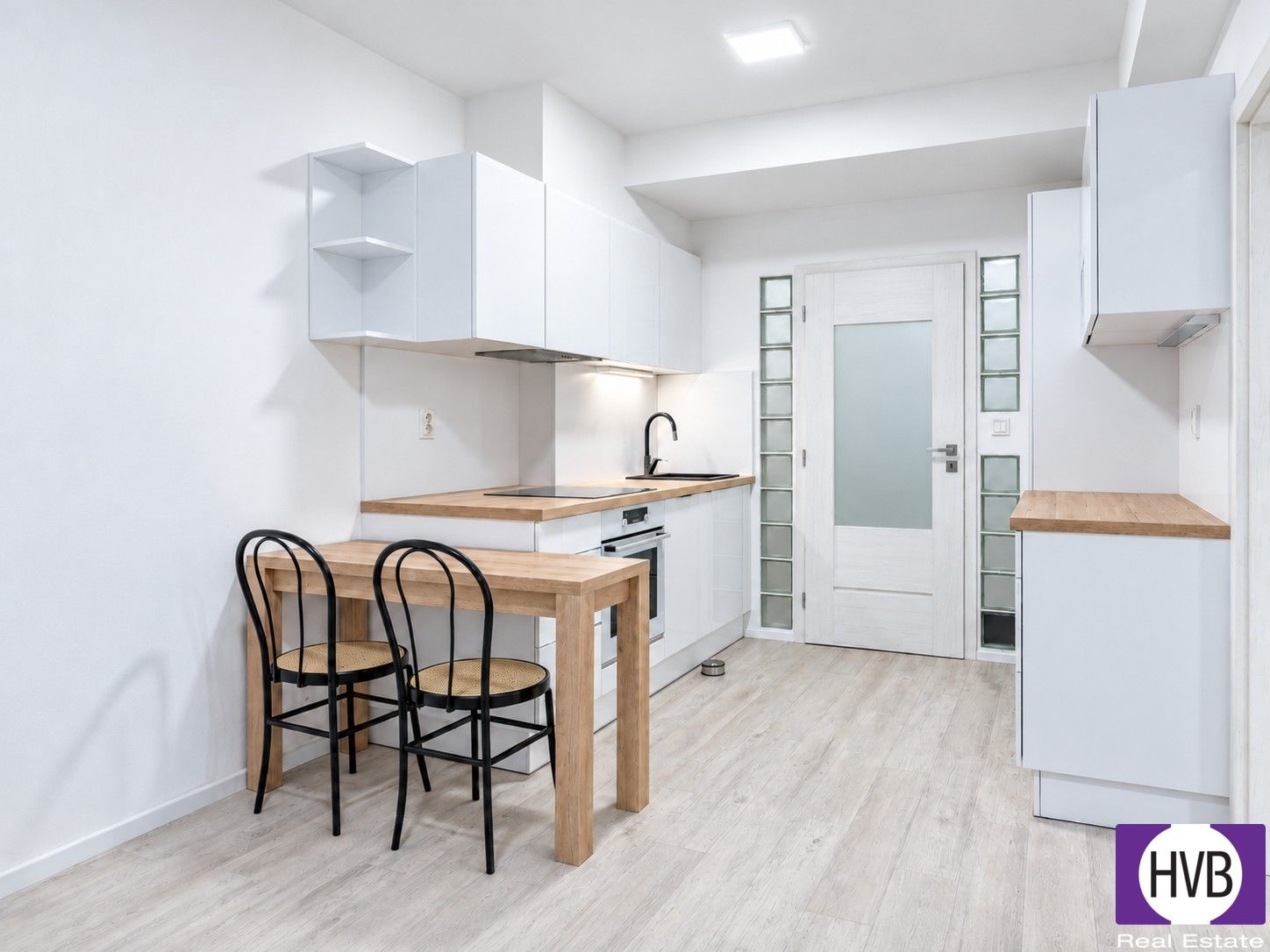 2+kk, Praha Karlín, 42 m² - 1