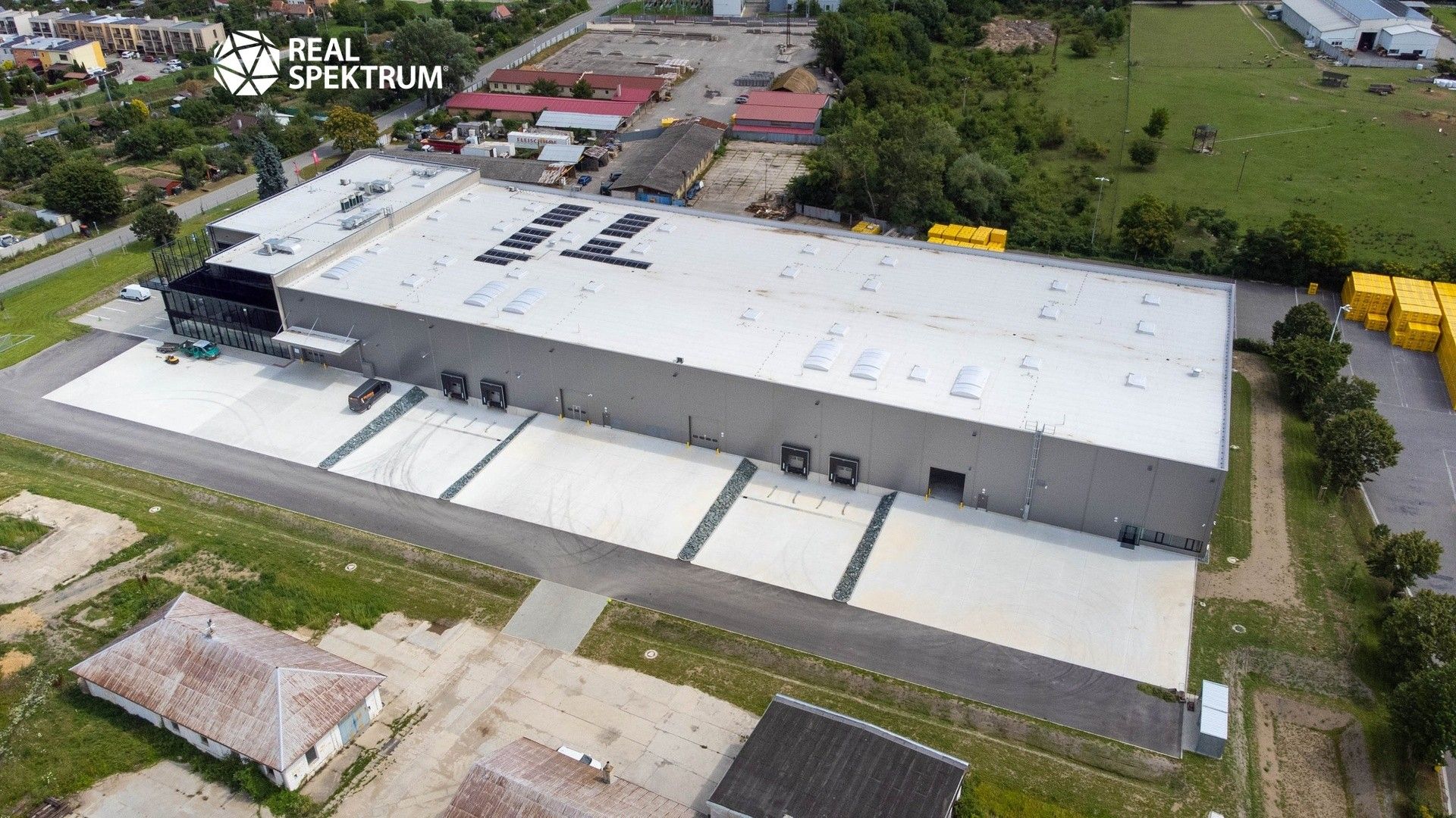 Sklady, Vodní, Hrušovany u Brna, 2 904 m²