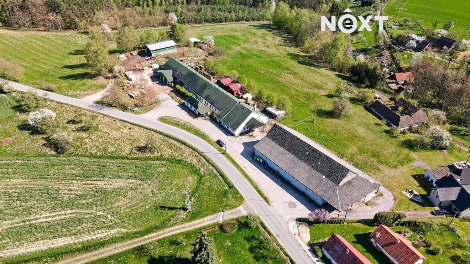 Sklady, Trotina, 900 m² - 1