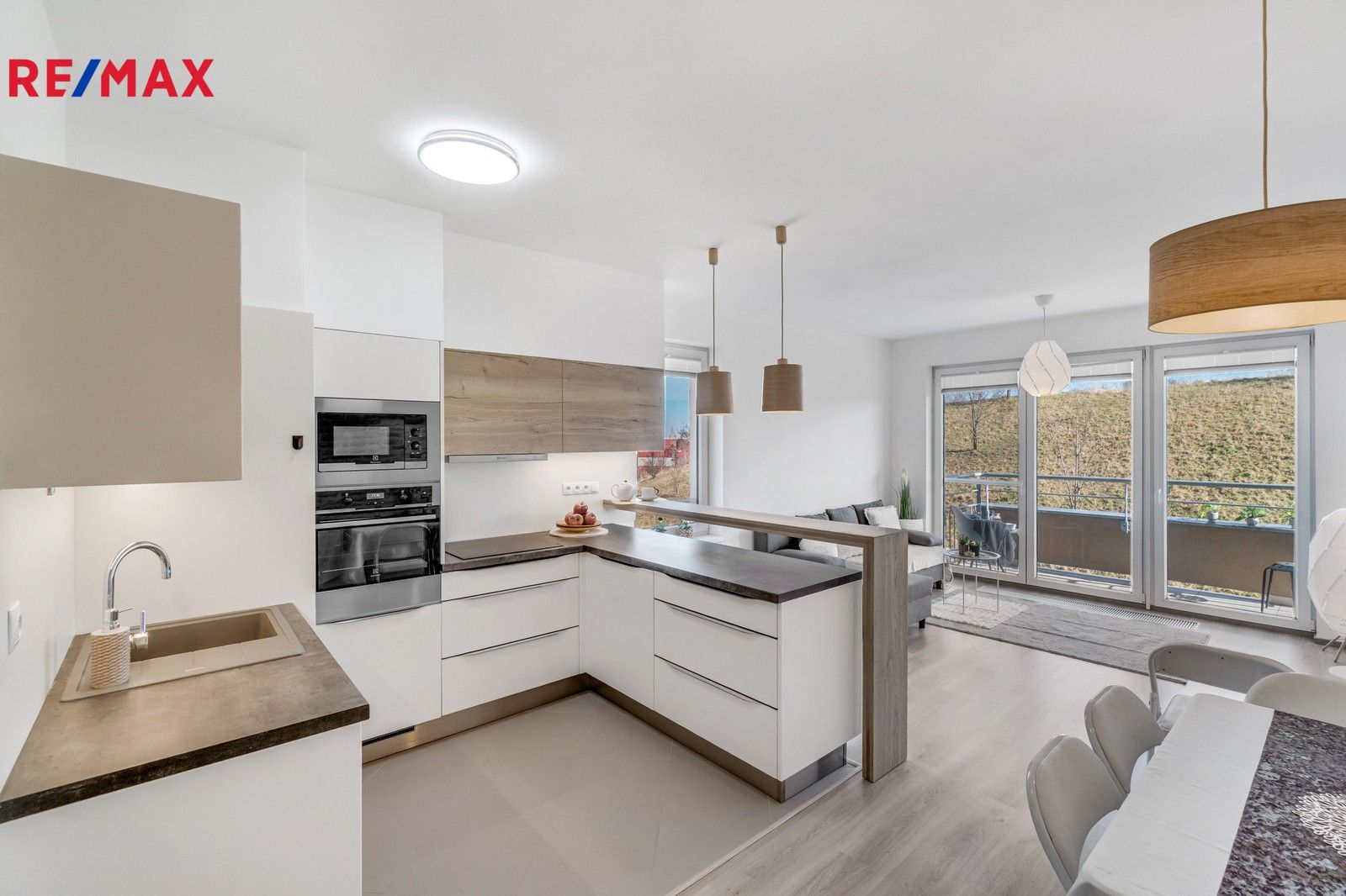 2+kk, Mantovská 780, Praha, 51 m²