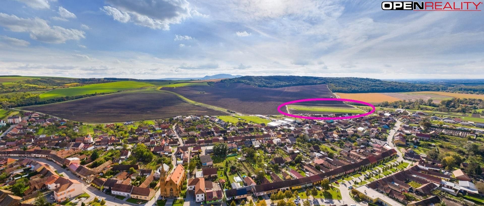 Pozemky pro bydlení, Uherčice, Břeclav, 8 241 m² - 1