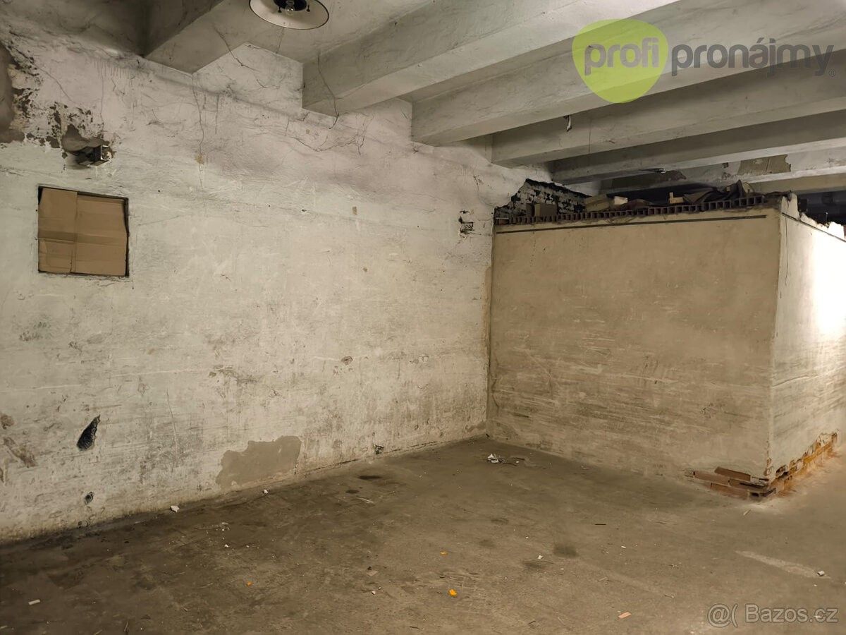 Sklady, Ostrava, 702 00