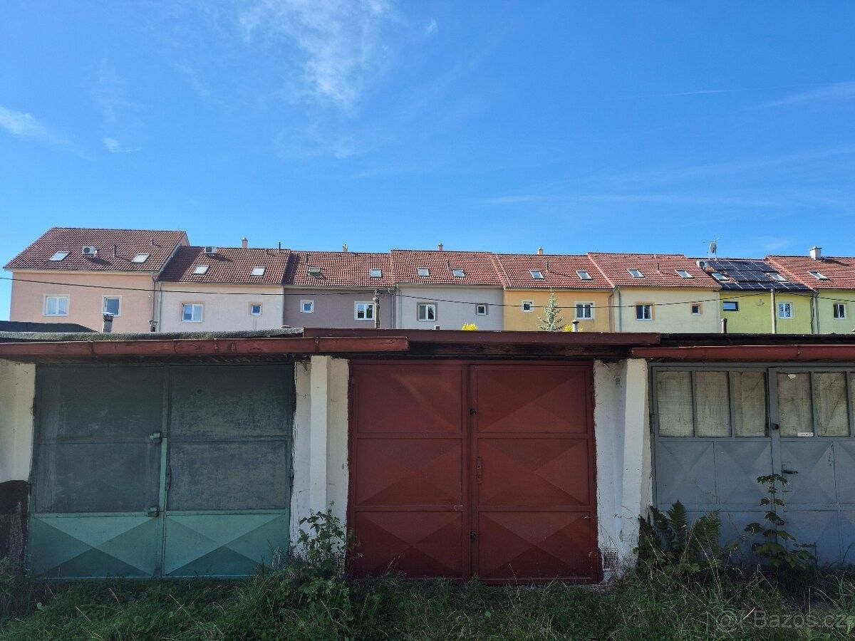 Garáže, Karlovy Vary, 360 01