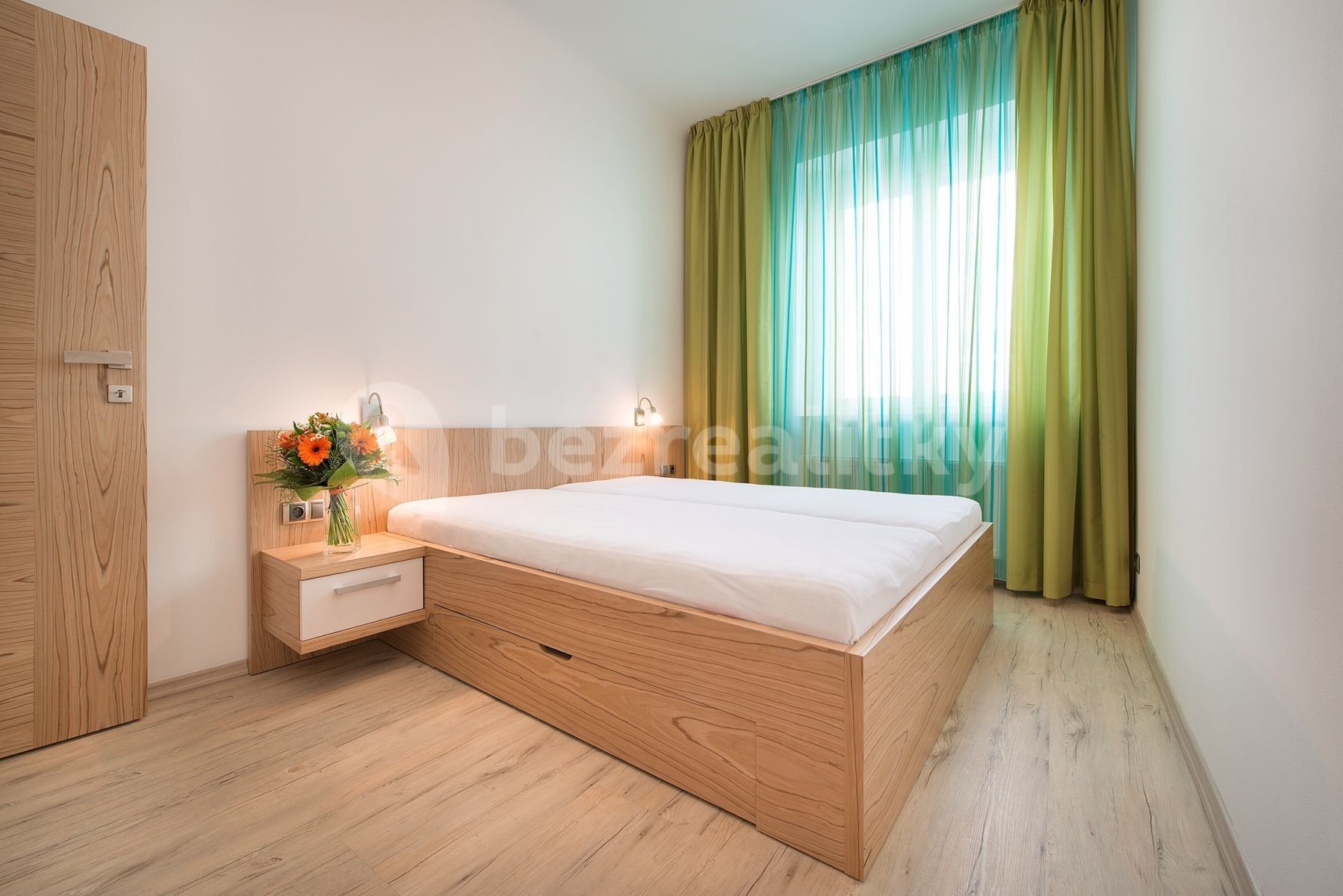2+kk, Vrázova, Praha - Smíchov, 37 m² - 1
