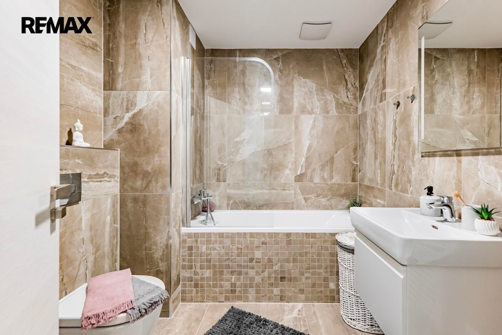 Pronájem byt 2+kk - Nepomuckých 780, Praha Letňany, 48 m² - 5