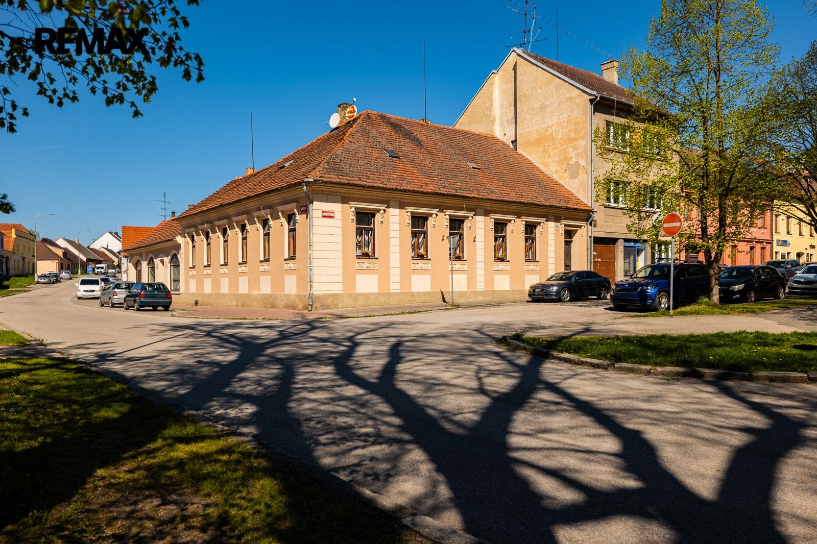 Prodej obchodní prostory - náměstí Míru 156, Lišov, 820 m² - 5