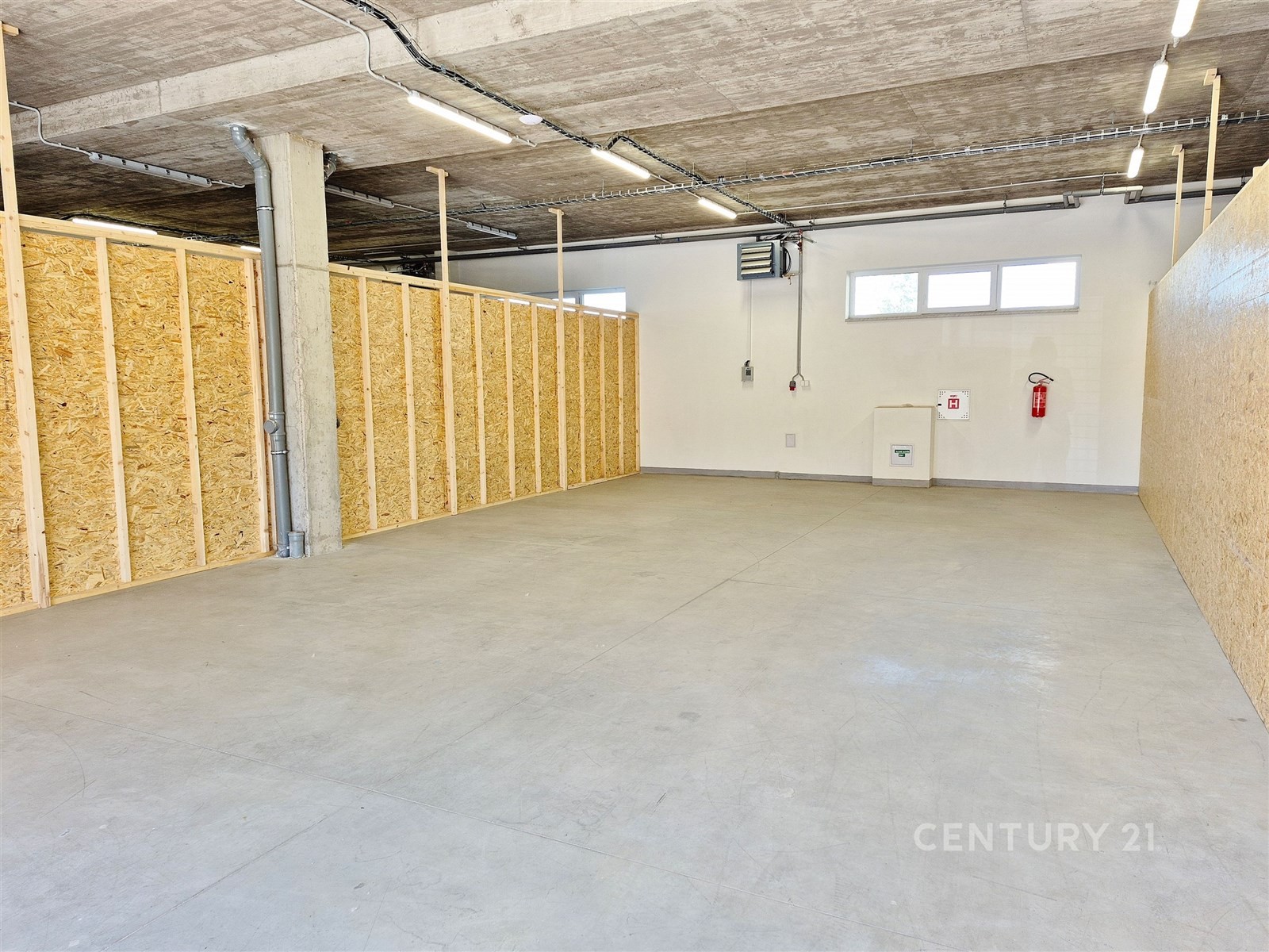 Sklad, 102 m²
