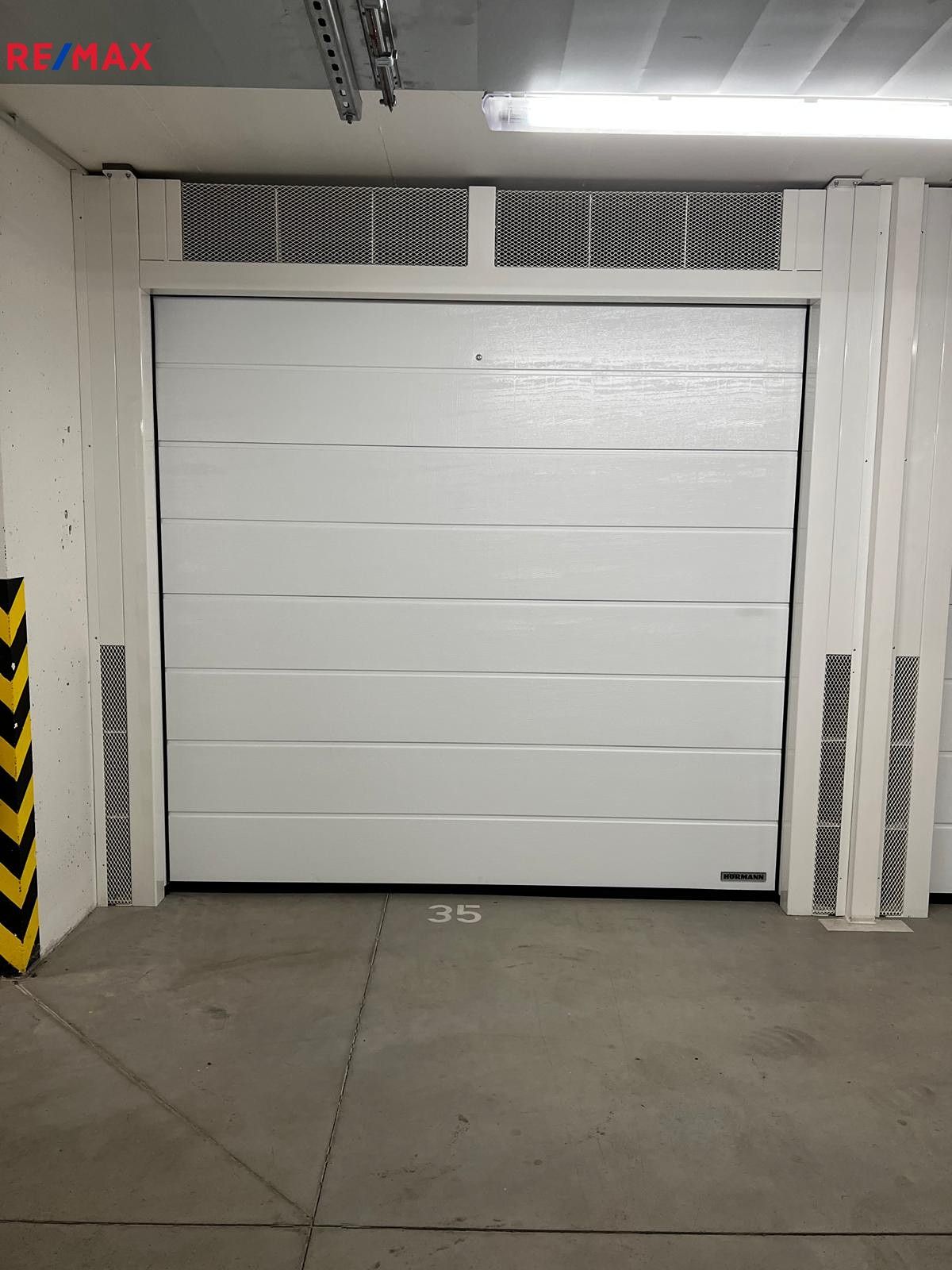 Pronájem garáž - Chvalovka, Brno, 14 m²