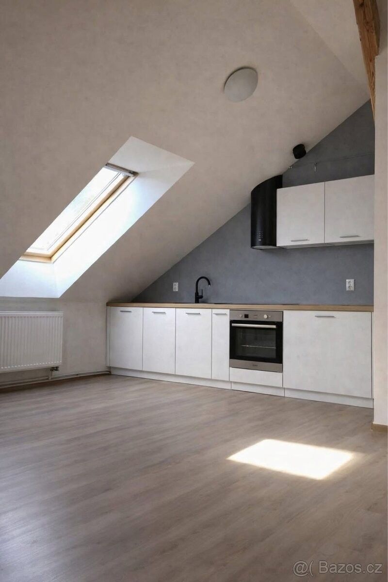Pronájem byt - Praha, 156 00