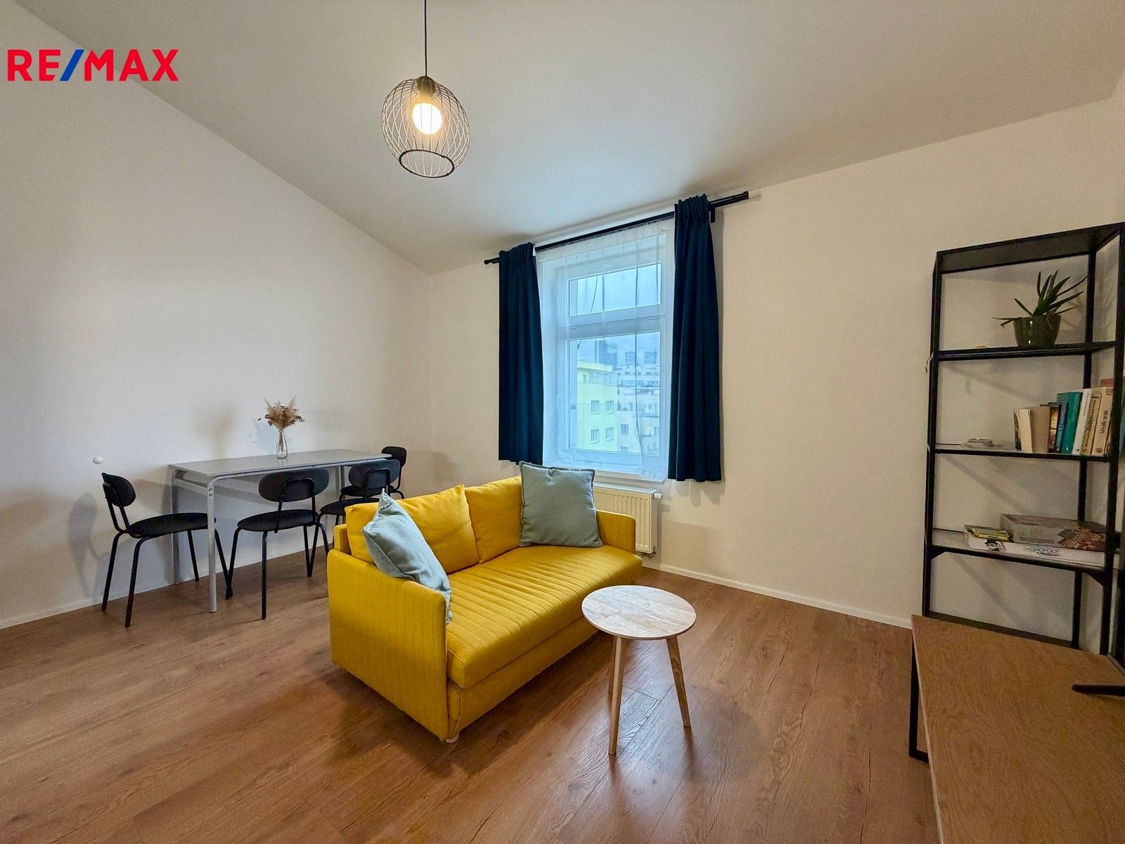 Pronájem byt 2+kk - Sinkulova, Praha, 39 m²