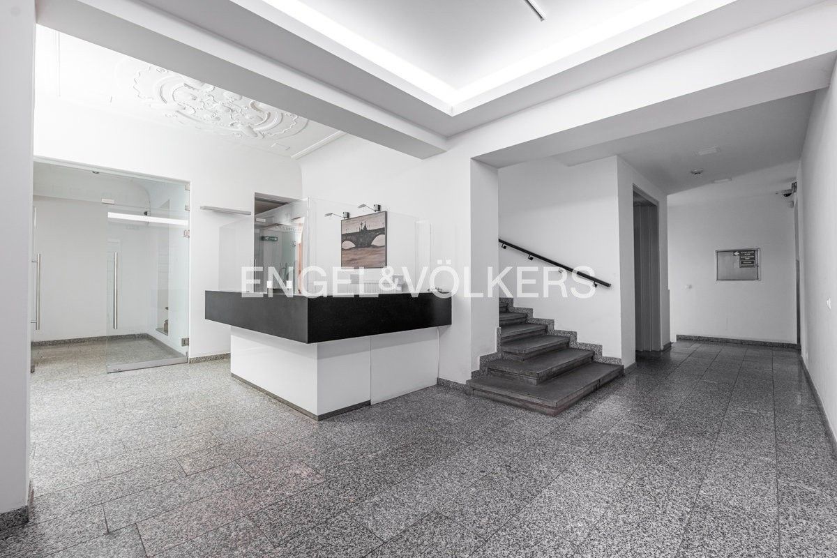 Pronájem sklad - Italská, Praha, 329 m²