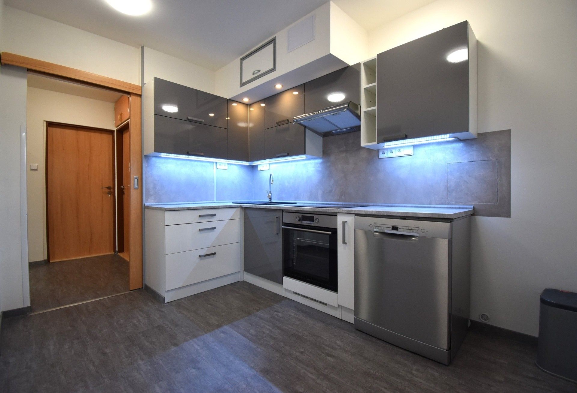 Pronájem byt 2+1 - Zábělská, Plzeň, 56 m²