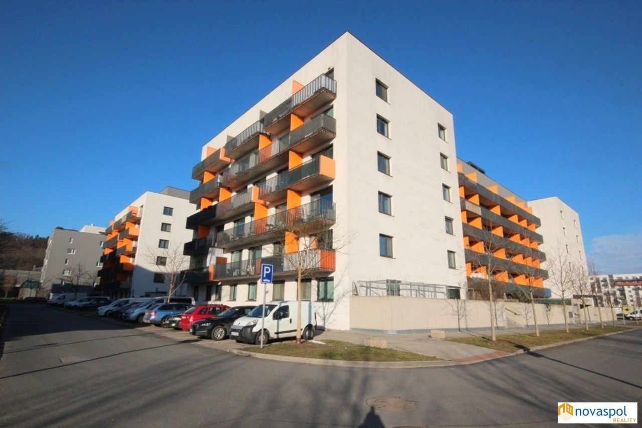 2+kk, Strnadových, Praha, 54 m²