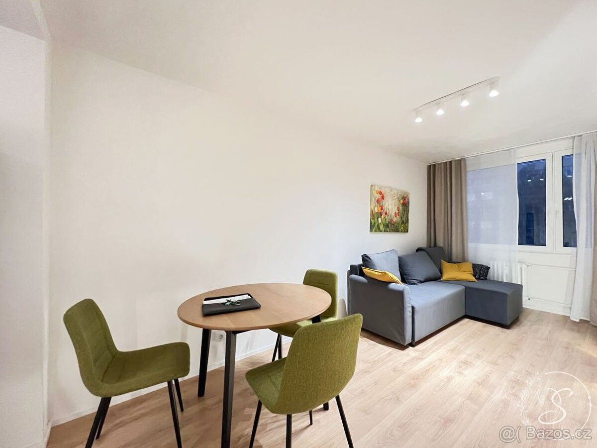 Pronájem byt - Praha, 149 00