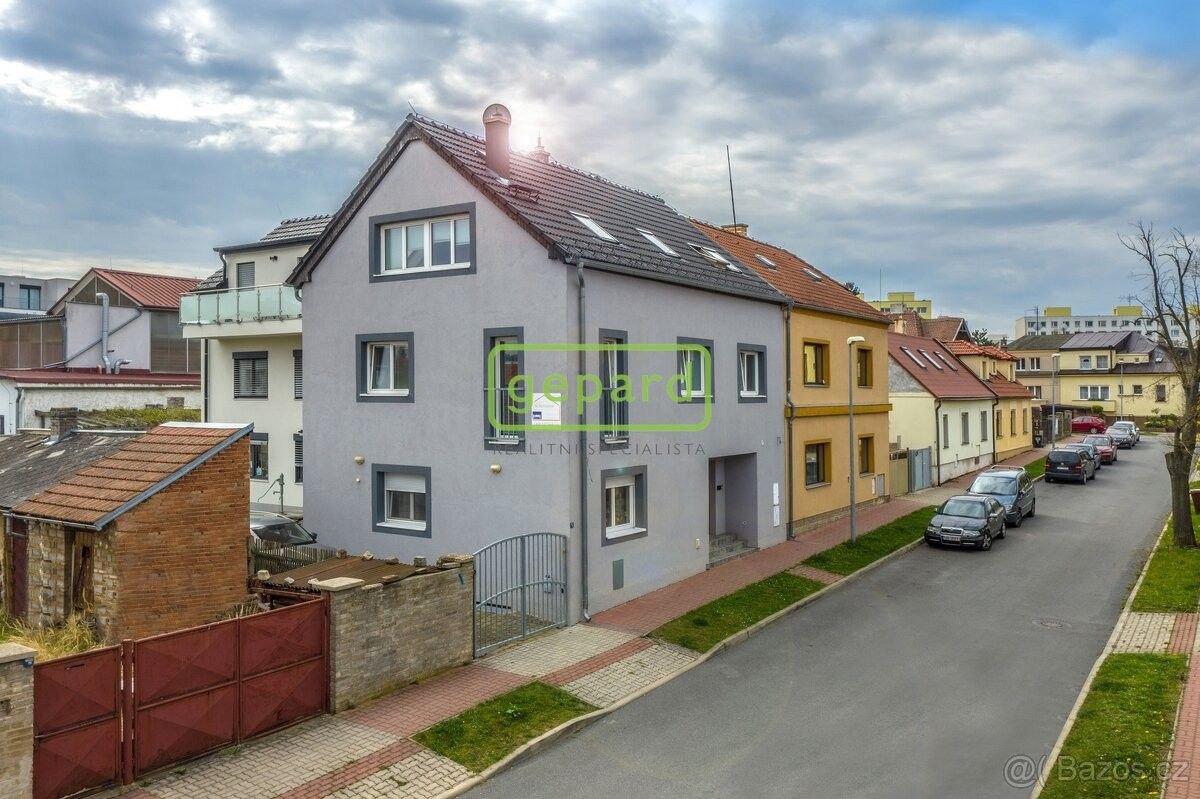 Rodinné domy, Praha, 163 00