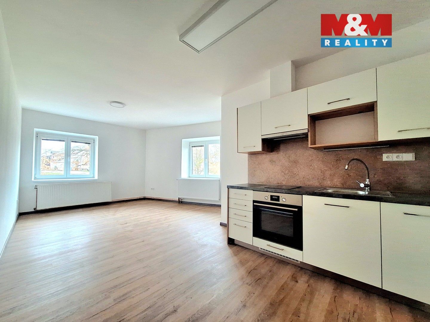 Pronájem byt 1+kk - Nová Ves II, Rostoklaty, 28 m²