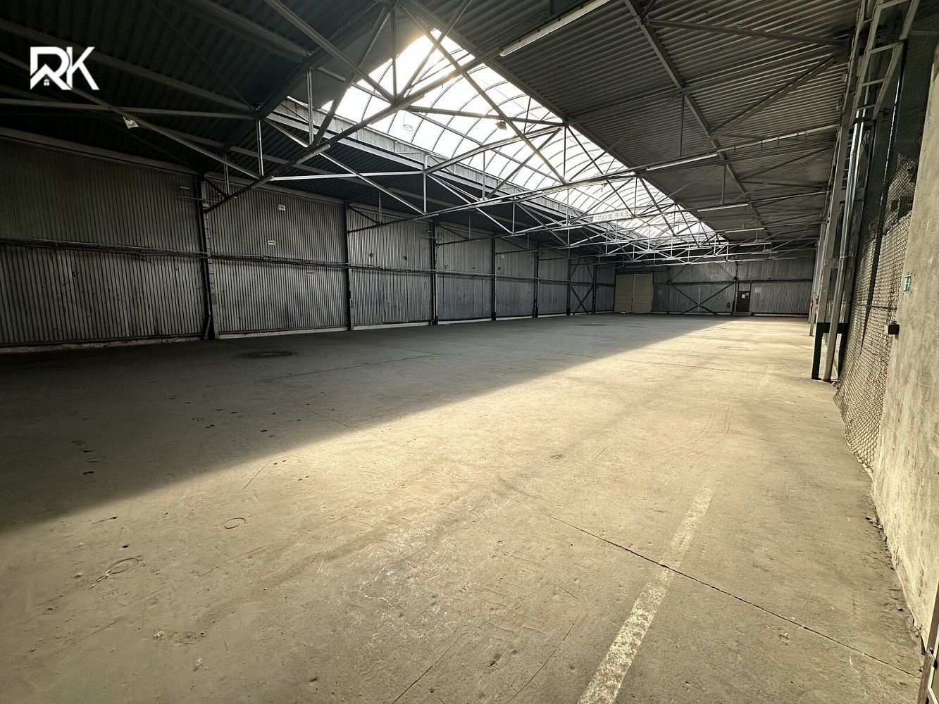 Sklad, 896 m²