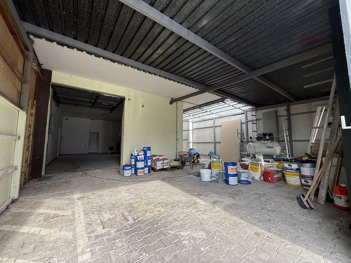 Pronájem obchodní prostory - , Bádensko-Württembersko, 230 m² - 2