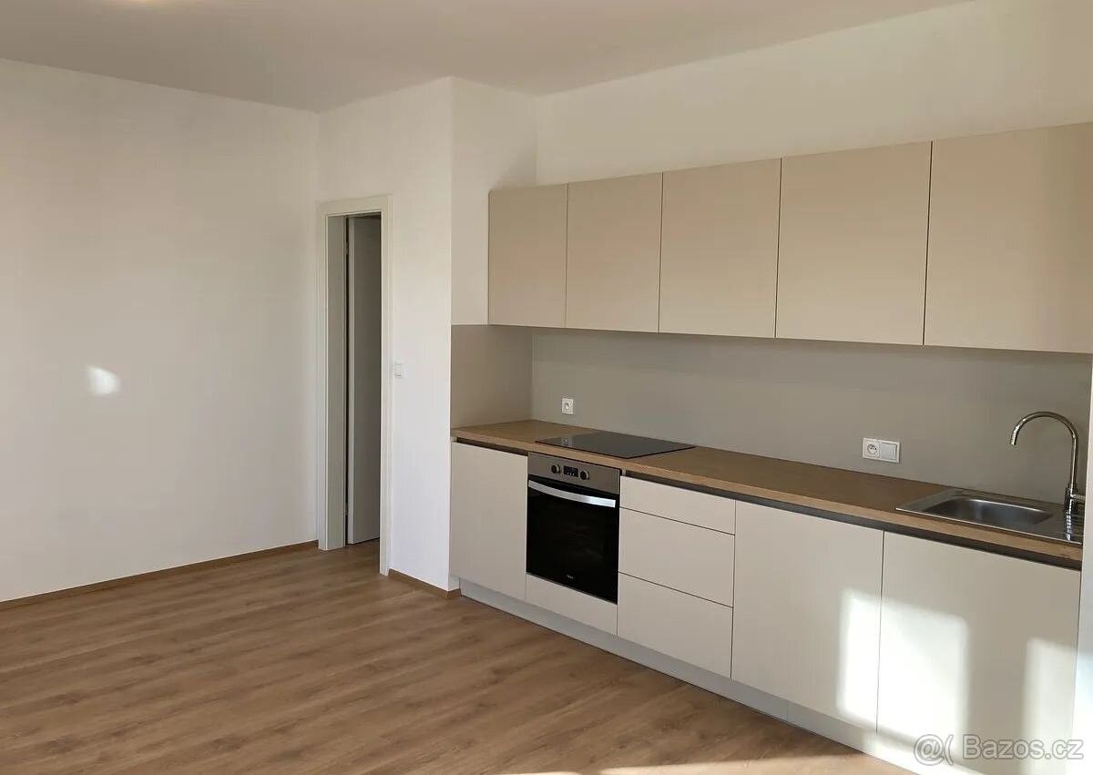 Byty, Praha, 186 00