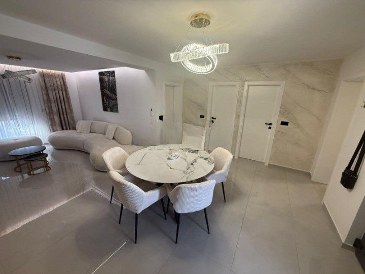Prodej rodinný dům - 987 66, Zahraničí - 5
