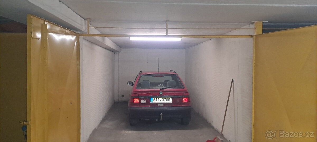 Pronájem garáž - Praha, 182 00, 18 m²