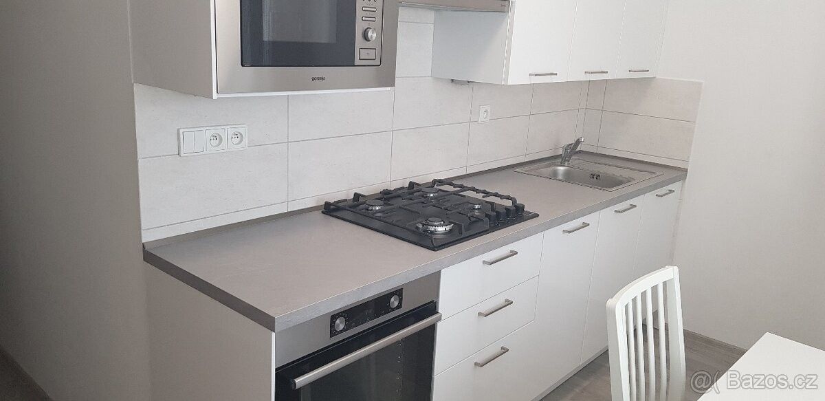 Byty, Praha, 141 00